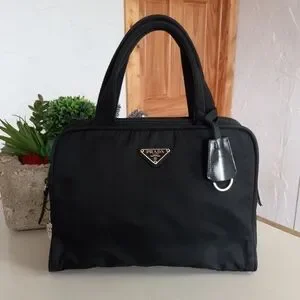 PRADA Re-nylon パッチワーク＆スタッズ刺繍トートバッグ 1BG459 PRADA Re-nylon パッチワーク＆スタッズ刺繍トートバッグ 1BG459